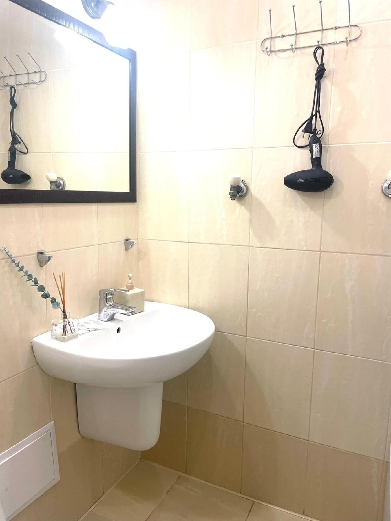 Куліша 41, Помешкання В Центрі Біля Тц Форум Appartement Lviv Buitenkant foto