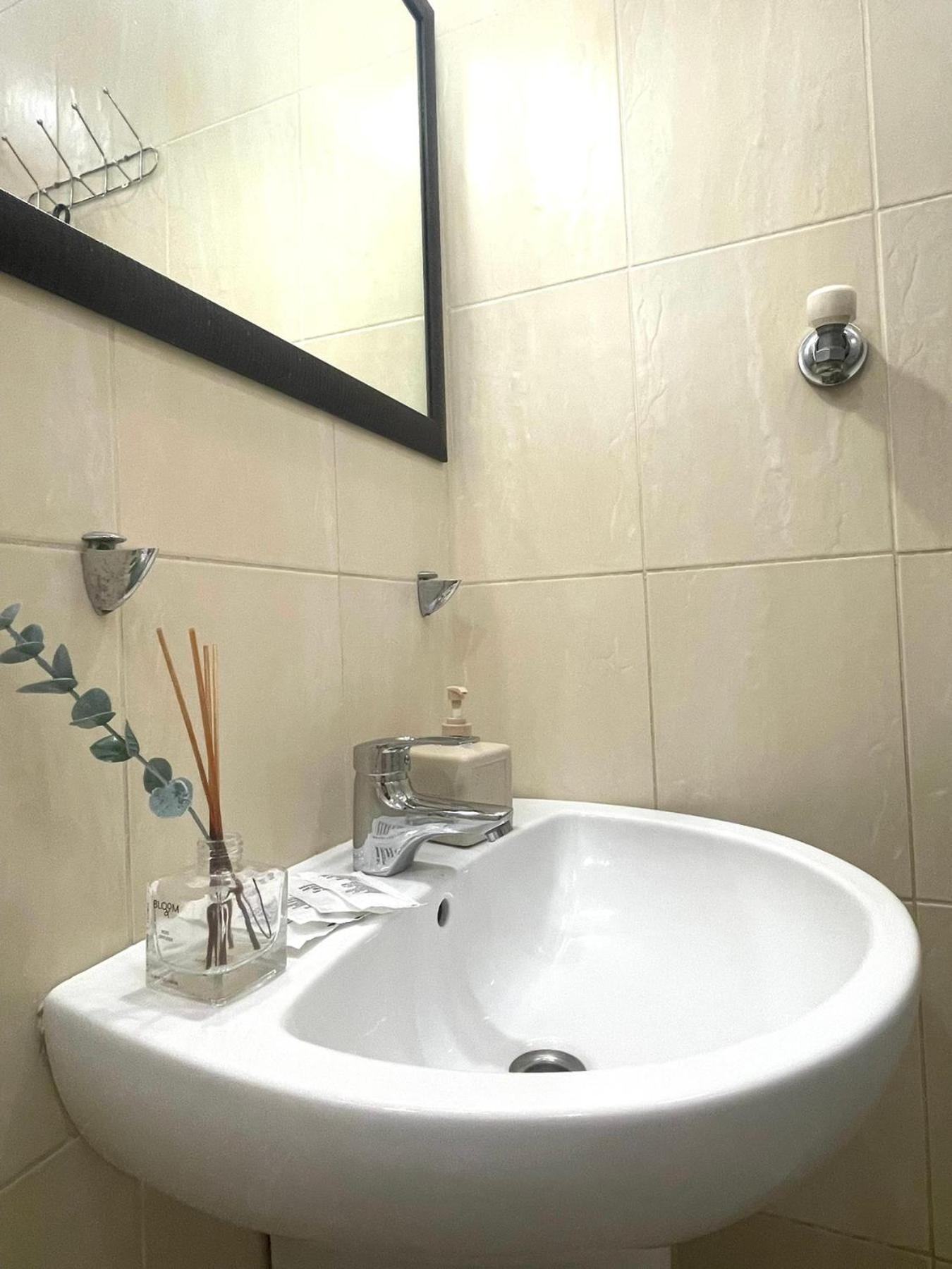 Куліша 41, Помешкання В Центрі Біля Тц Форум Appartement Lviv Buitenkant foto