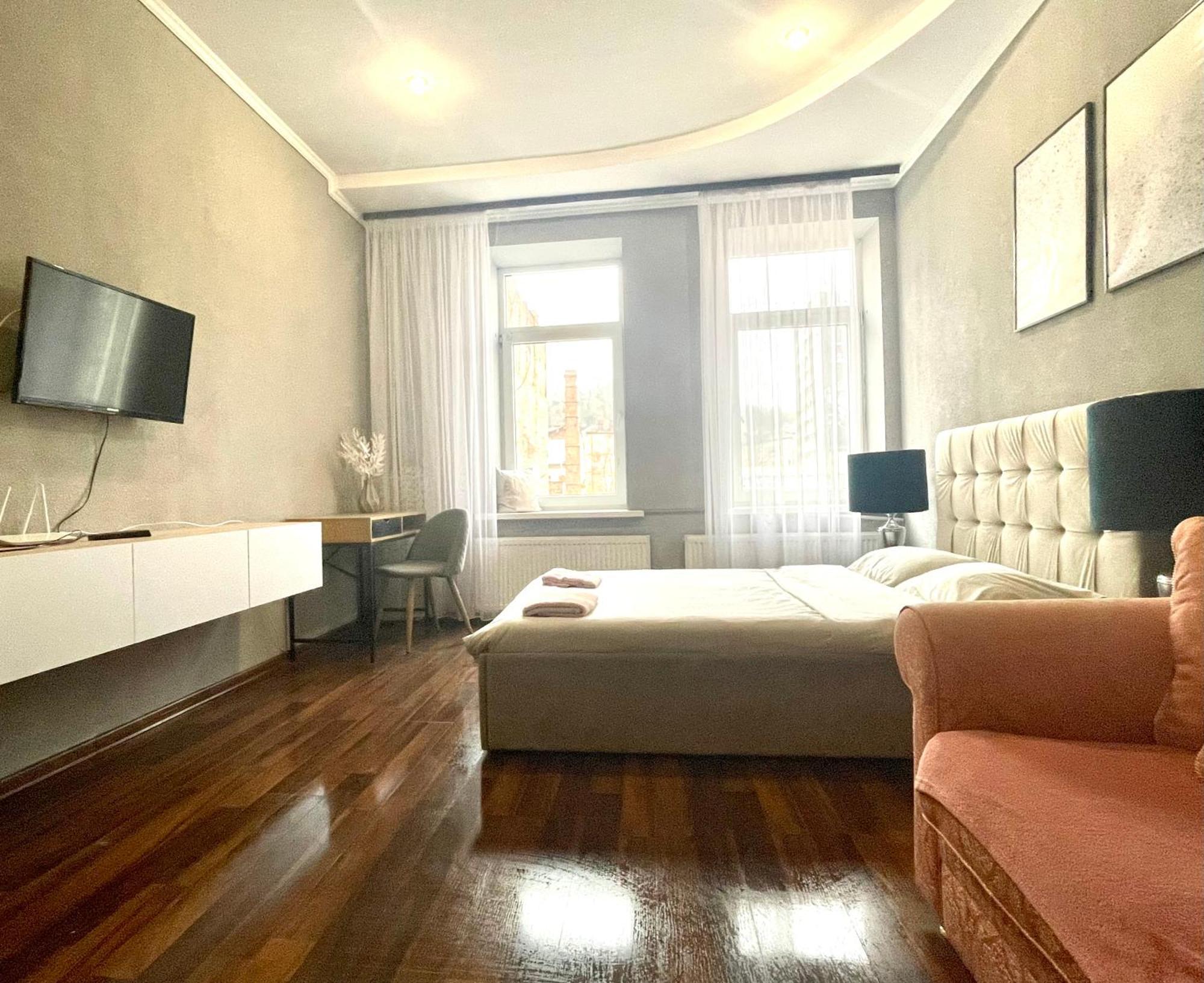 Куліша 41, Помешкання В Центрі Біля Тц Форум Appartement Lviv Buitenkant foto